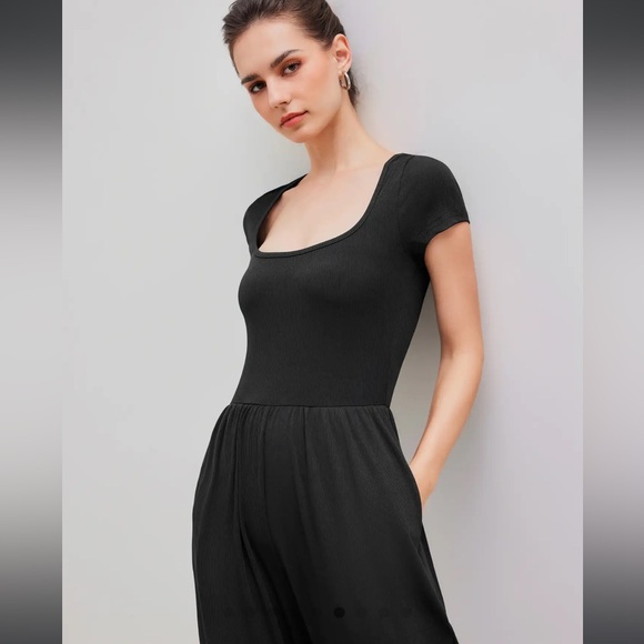 CIDER SCOOP NECK SHORT SLEEVE WIDE LEG RIBBED JUMPSUIT SZ M BLACK W/ POCKETS - Picture 9 of 11